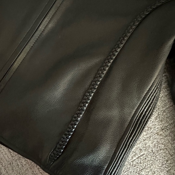 First Classic Leather Gear Women's Black Leather Jacket - Picture 6 of 16